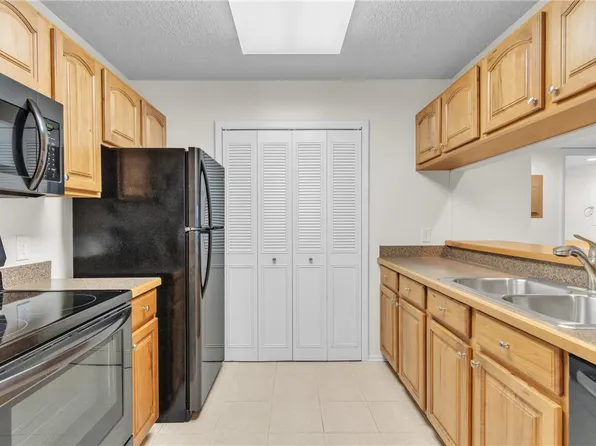 33 Plantation Dr APT 201, Vero Beach, FL 32966