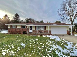 416 River Bend Dr, Flushing, MI 48433