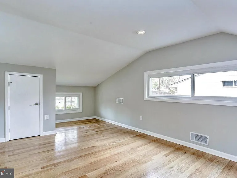 5812 Wainwright Ave — Photo 7