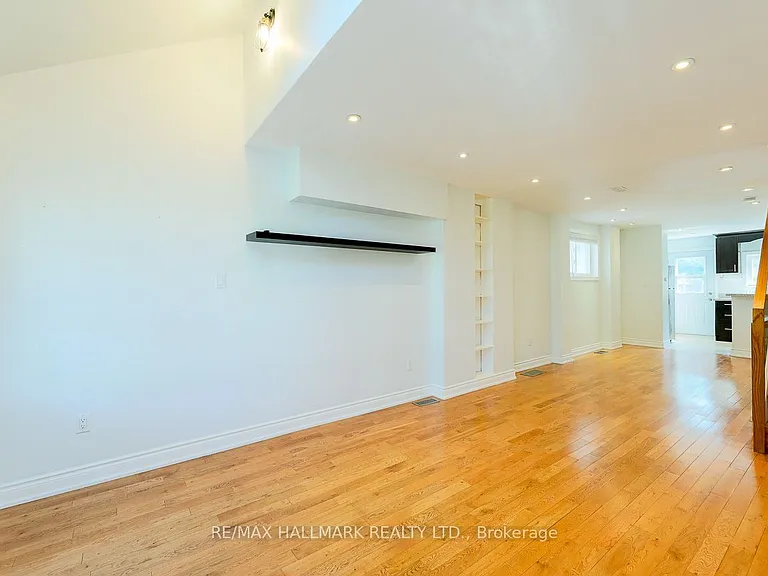 527 Craven Rd — Photo 7