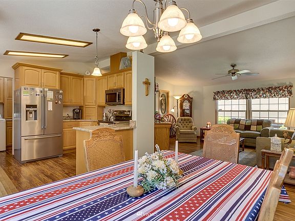 Kitchen & Dining room