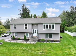 3144 Quinlan St, Yorktown Heights, NY 10598