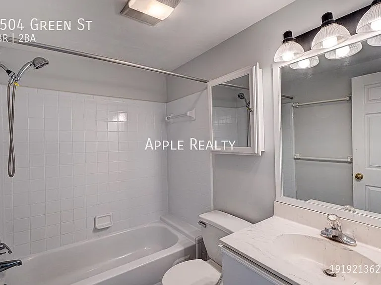 2504 Green St — Photo 12