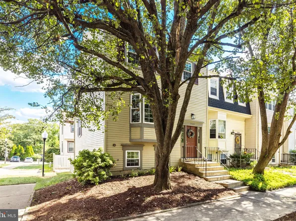 2426 Ridgehampton Ct, Reston, VA 20191