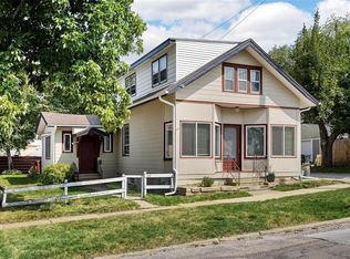 215 15th St NW, Cedar Rapids, IA 52405