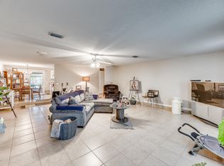 2684 Spring Lake Rd, Jacksonville, FL 32210