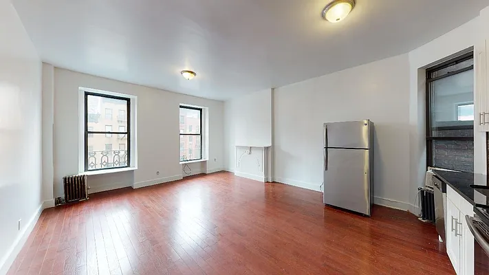 Rented by Bond New York | media 8