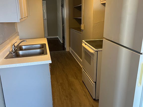 4th image of 3228 Tracy Ave APT 3N