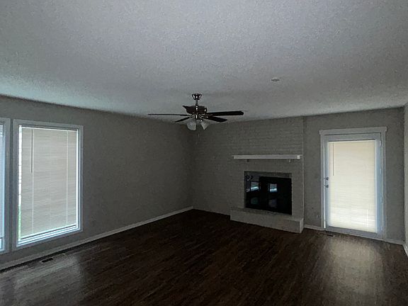 4th image of 5711 E 33rd Ct
