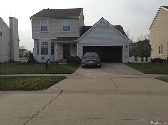 1st image of 588 Thornhill Ct #163