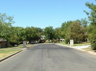 244 Meadowlakes Dr, Meadowlakes, TX 78654