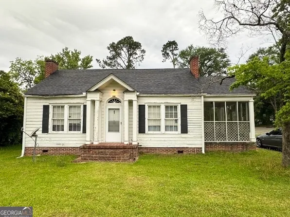210 W Church St, Swainsboro, GA 30401