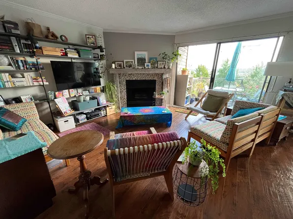 220 E 4th St #10, North Vancouver, BC V7L 1H9