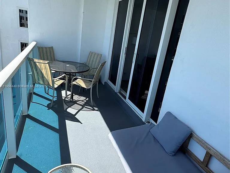 2301 Collins Ave #1525 — Photo 24