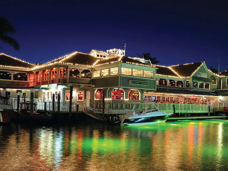 Walk to the famous 15th Street Fisheries restaurant on the Intracoastal Waterway (same street as property)
