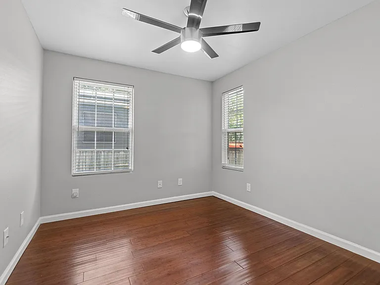 2321 E 5th St — Photo 19