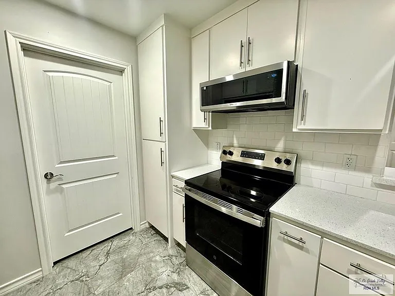 700 Tamarindo Ln — Photo 4