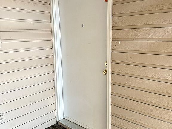 3rd image of 17527 149th Avenue SE #B2