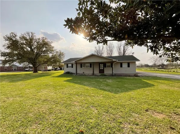 314 Lemoine Ln, Moreauville, LA 71355