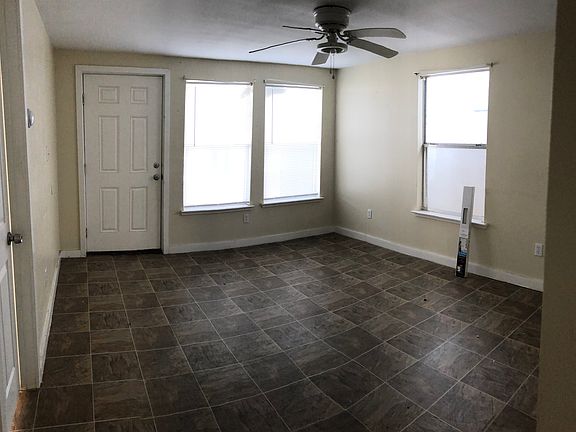 2nd image of 116 N Nebraska Ave