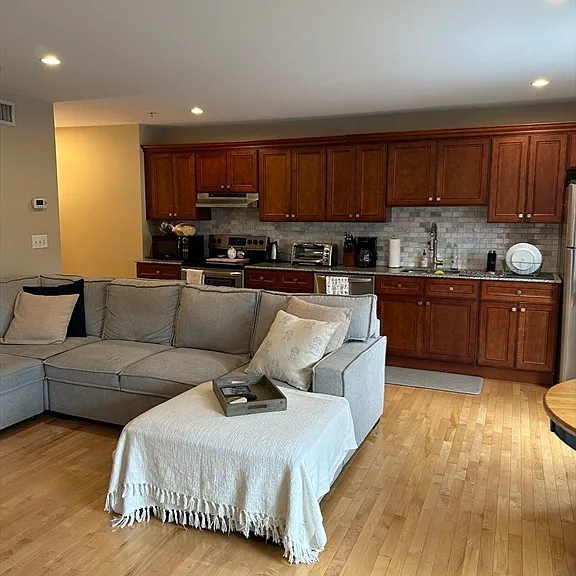 137 Court St #3 — Photo 11