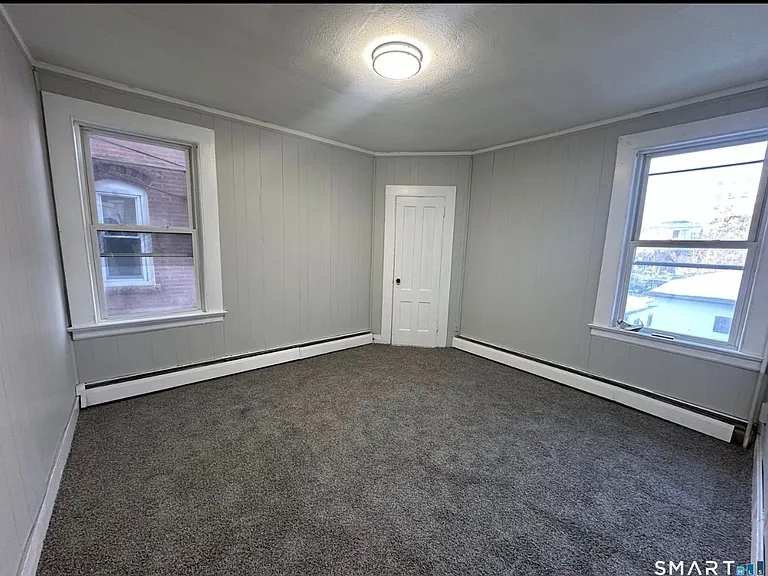 512 Broad St — Photo 4