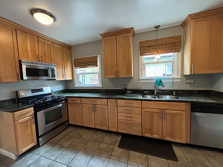 1114 Castro Way — Photo 11