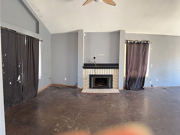 2nd image of 25798 Fir Ave