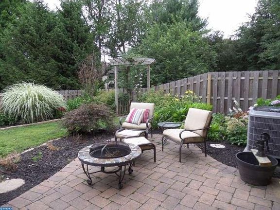3rd image of 531 Atwood Ct