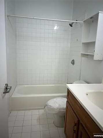250 Park Ave — Photo 9