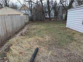 5th image of 211 E Arcadia Ave