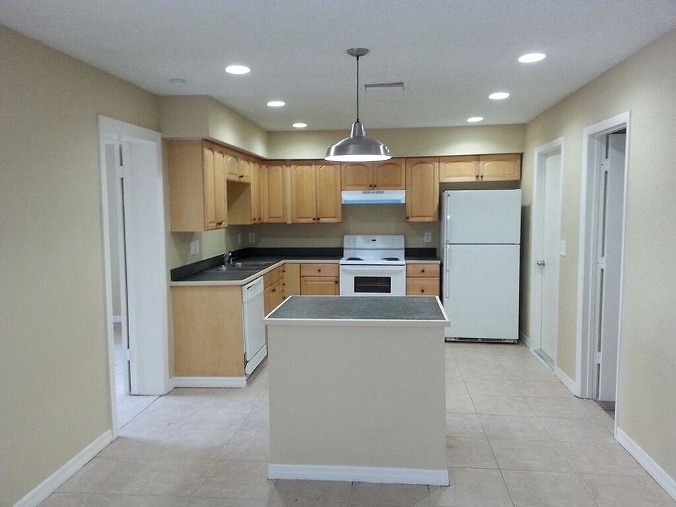 2nd image of 7030 Carmel Ave