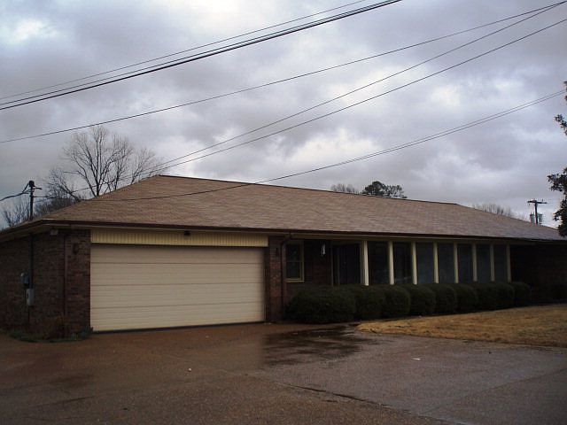 2nd image of 115 Maresca Dr NE