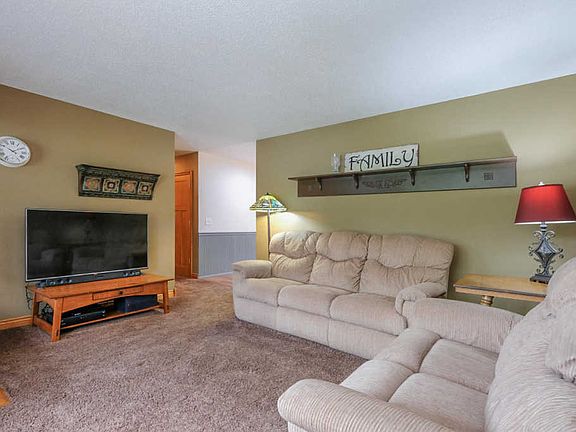 4th image of 54833 Orchard Ln