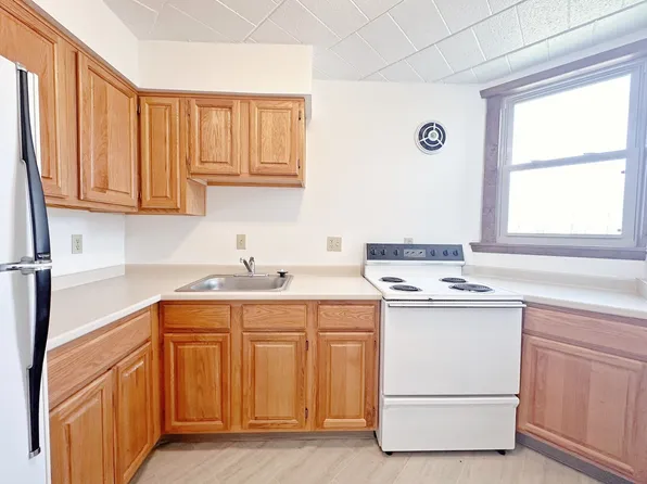 Summit Apartments - Latrobe, PA, 206 N Shenandoah Dr #204-201, Latrobe, PA 15650