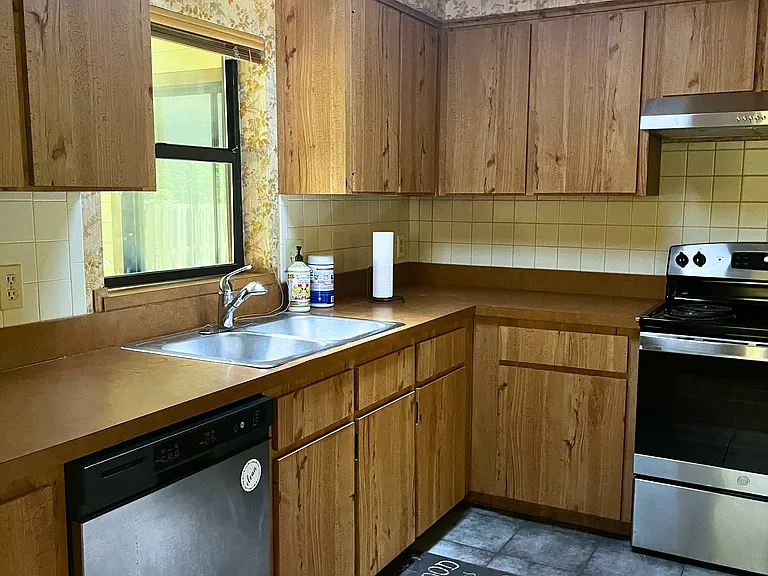 Kitchen includes dishwasher