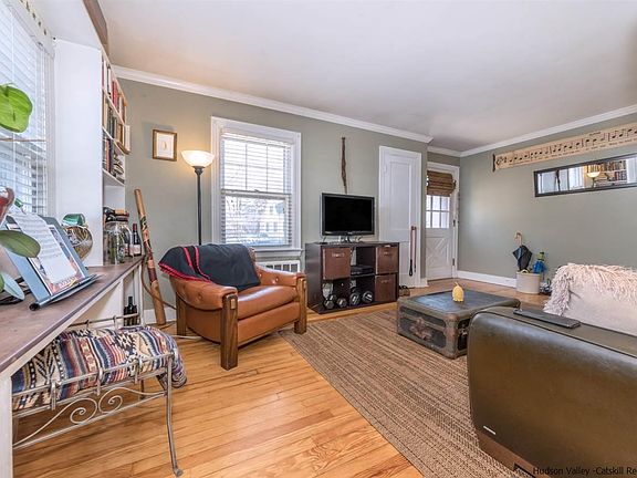 4th image of 8 Lincoln Pl