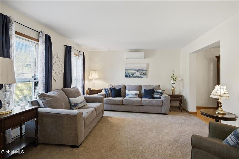3rd image of 44 Cordell Road
