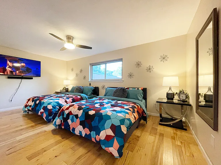 1126 Melrose Dr — Photo 14