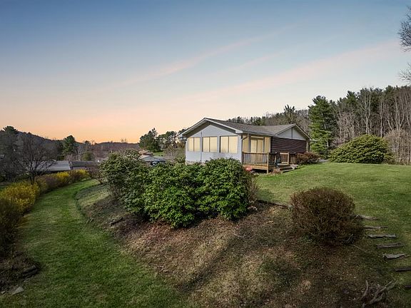 4th image of 232 Main St