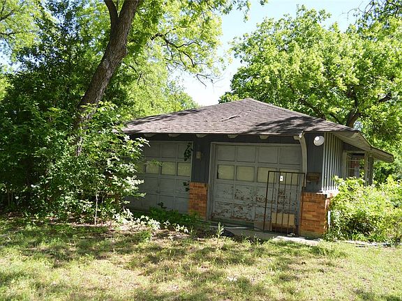 2nd image of 725 E Ledbetter Dr