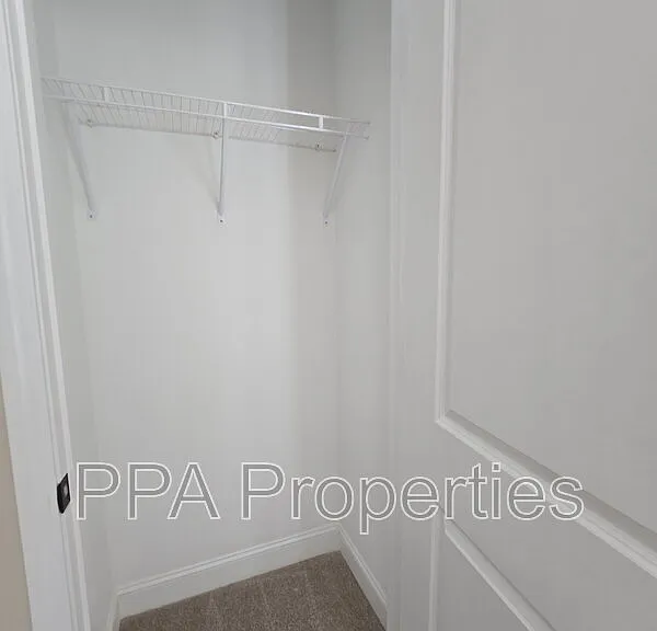 402 Giles St #B — Photo 46