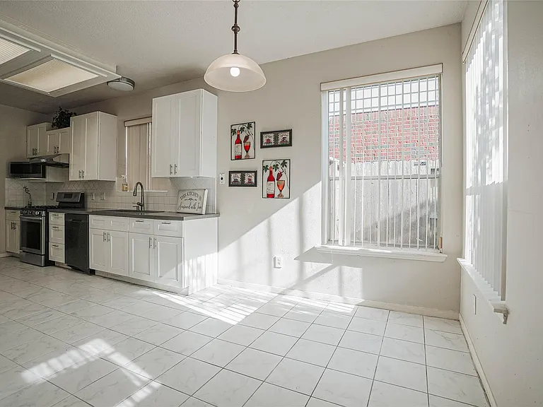 3706 Heritage Colony Dr — Photo 13