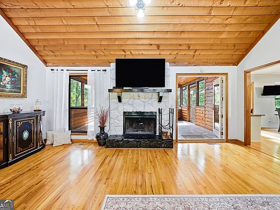 4th image of 2184 Deep Woods Way