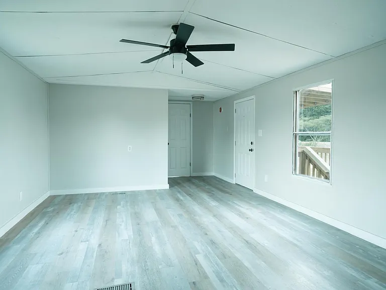 108 T Model Jones Rd — Photo 1
