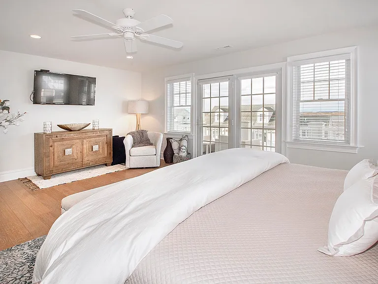 8510 Fulton Ave — Photo 14