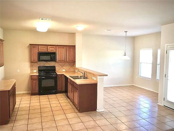 5th image of 11020 Liberty Farms Dr