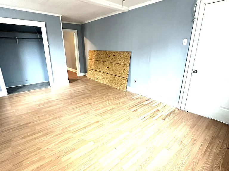 860 Main St #4 — Photo 9