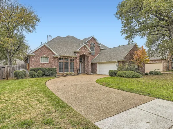 3605 Chateaux Ln, Hurst, TX 76054