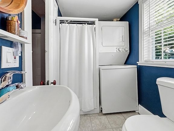 2nd image of 122 Camden Street